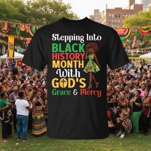 T-shirt da ragazza con la scritta 'God's Grace and Mercy' per il Mese della Storia Nera, abbigliamento promozionale - Product Image 3