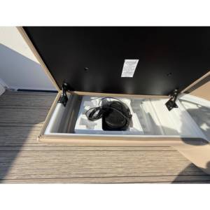 2026 Premier 230 Sunsation Angler 2PT Casco de Fibra de Vidrio Plateado Satinado Accesorios y Piezas a Gasolina - Product Image 6