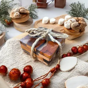 Dessous de verre en noyer faits à la main en résine et en bois sous-verres uniques pour la protection de la table de la décoration intérieure - Product Image 1
