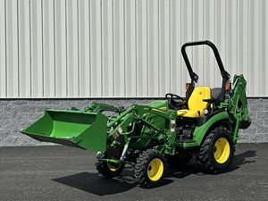 Tracteur agricole miniature Johnn Deerre 2025R 4x4, 22 CV, moteur, transmission automatique, pompe, boîte de vitesses, phares LED, feux de pare-chocs - Product Image 3