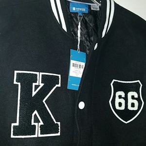 Chaquetas de estilo universitario para mujer, chaqueta de béisbol en negro y blanco con mangas blancas, informal - Product Image 2