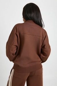 เสื้อแจ็กเก็ตสตรีผ้าฟลีซผ้าฝ้าย100% แบบเปิดไหล่ปล่อยแบบถุงผ้าเปล่าสำหรับสตรีโลโก้ตามสั่ง - Product Image 3