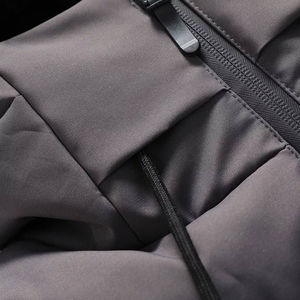 Chaleco acolchado grueso para hombre con logotipo personalizado, cuello alto, bolsillos con cremallera, chaqueta de invierno, chaleco negro acolchado tipo puffer - Product Image 4