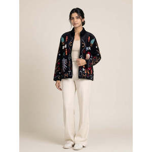 Chaqueta de Terciopelo Bordada Suzani - Prenda Exterior Reversible con Decoración Floral - Negro Azabache y Rojo Cardenal - Product Image 6