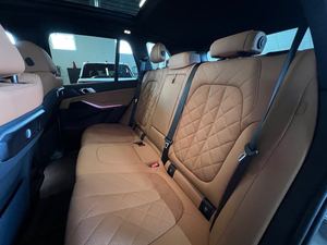 CLEAN 2024/X5 XDrive40i AWD Volante a la izquierda - Product Image 2