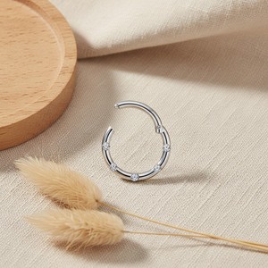 Piercing de Nariz con Segmento Articulado HGC 316L Color Dorado, Zirconia Cúbica, Antialérgico, Joyería de Moda en Tendencia - Product Image 2