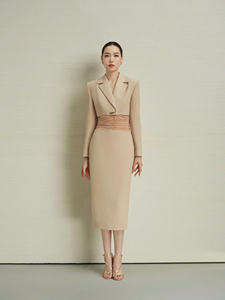 Robe midi sur mesure de luxe pour femmes, mélange de laine et de soie avec fermoir doré, silhouette élégante structurée, OEM ODM Vietnam - Product Image 3