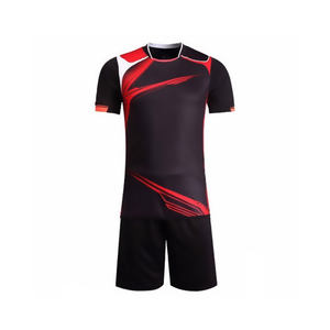 Uniforme de Fútbol de Verano de Diseño Personalizado de Alta Calidad, Cómodo y Transpirable, Jersey 100% Poliéster con Pantalones Cortos, Talla y Logotipo Personalizables - Product Image 4