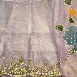 Costumes en soie pour femmes brodés à la main de créateurs modernes non cousus Fêtes de style traditionnel indien mode avant Protection solaire - Product Image 1