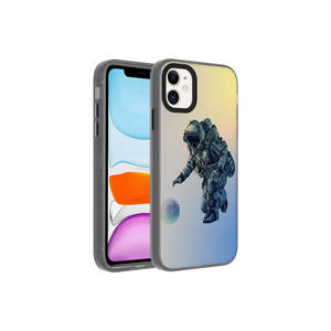 Étui de protection rigide en PC à motif astronaute mignon de la série Dragon LCKC pour iPhone 11, 11 Pro, 14 Plus avec finition électrolytique spéciale - Product Image 1