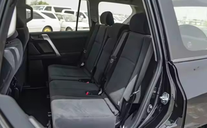 Voiture d'occasion 2023 Prado TXL Berline Moteur 4.5L Automatique Intérieur Sombre Sièges en Cuir Conduite à Gauche Toit Ouvrant Panoramique - Product Image 5