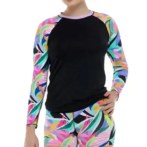 เสื้อโต้คลื่นสำหรับผู้หญิงเสื้อผดผื่นเสื้อป้องกันแสงแดดเสื้อรัชการ์ด UPF50 + เสื้อรัชการ์ดพิมพ์ลาย