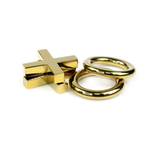 Juego de Tres en Raya de Lujo con Acabado Dorado, Base Negra Elegante, Juego de Ajedrez Decorativo XO - Product Image 5