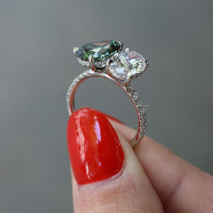 Bague Moissanite élégante ovale à deux pierres coupe poire Hidden Halo Gold Eternity Band You Me Bague de fiançailles pour lui Certificat GRA - Product Image 5