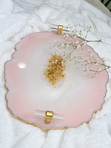 Aaliyan impex ถาดเสิร์ฟและโต๊ะเครื่องแป้งเรซินทำด้วยมือมีสีพาสเทลดีไซน์ความรักสำหรับเป็นของขวัญแต่งงาน - Product Image 3