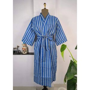 Kimono Boho Chic de Algodón con Estampado Floral Hecho a Mano, Ligero y Lujoso para Vacaciones de Verano en la Playa, Ropa de Dormir para Mujer - Product Image 1