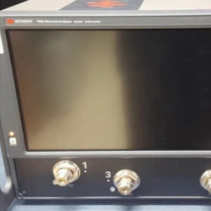Analyseur de réseau Keysight N5224B d'occasion, haute précision, classe 2, 43,5 GHz, 10 kW, IP67, 220-240 V - Product Image 3