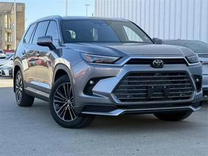 Toyota Grand Highlander Hybride Limited MAX AWD 2025 d'occasion en excellent état, SUV 7 places, intérieur cuir, roues R20, toit ouvrant panoramique, LE - Product Image 1