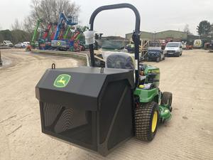Cortadora de Césped Industrial John Deere X950R 2026 de 4 Tiempos con Motor Diésel OEM, Ancho de Corte de 3000 mm, 1300 W y Caja de Recogida de Césped de 200 L - Product Image 3