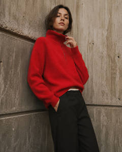 Suéter Feminino Personalizado Vermelho Canelado com Meio Zíper e Gola Polo, Caimento Relaxado, Pulôver Casual de Inverno Macio, Marca Própria OEM, Malhas - Product Image 2