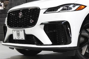 Jaguar F Pace SVR 2022 Usado en Excelentes Condiciones, SUV con Motor V8 Supercargado de 550 hp - Listo para Enviar - Product Image 3