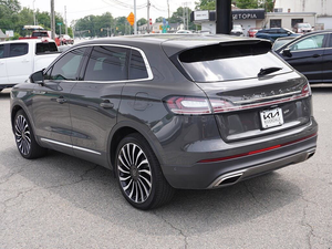 Lincoln Nautilus Black Label AWD 2023 d'occasion, sièges en cuir chauffants, démarrage à distance, automatique, R17, 7 places, toit panoramique - Product Image 3