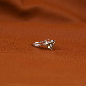 แหวนเพชร18KT ทรงหัวใจสีทองออกแบบได้ตามต้องการแหวนแต่งงาน IGI สีเขียวประกายเพชรของขวัญวันเกิดสำหรับเธอ - Product Image 5