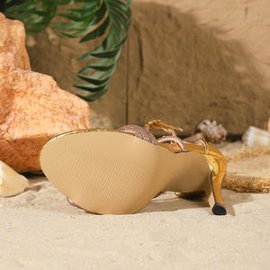 Sandales tendance 2026 dorées métallisées à strass pour femme, à talon aiguille, bout ouvert et bride de cheville réglable - Product Image 3