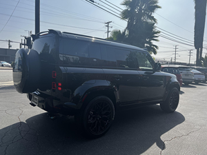 แลนด์โรเวอร์ ดีเฟนเดอร์ 110 X-Dynamic HSE ปี 2022 เกียร์อัตโนมัติ เอกสารครบถ้วน ไม่มีประวัติอุบัติเหตุ ไมล์น้อย พร้อมส่ง - Product Image 4