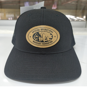 Parche con logotipo de cuero personalizado Ri 112 gorra de camionero OEM azul marino blanco malla y línea de costura en el ala 2 ojales para salidas de muchos estilos - Product Image 6