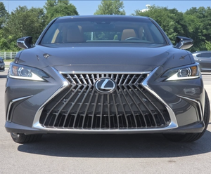 VOITURE D'OCCASION À FAIBLE KILOMÉTRAGE EN EXCELLENT ÉTAT Lexus ES 250 Berline 2024 PRÊTE À ÊTRE EXPÉDIÉE - Product Image 1