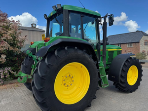รถแทรกเตอร์จอห์นเดียร์ 6910S 150 แรงม้า ขับเคลื่อน 4 ล้อ รุ่น Utility Farm Tractor PowerQuad AutoQuad สำหรับขาย - Product Image 5