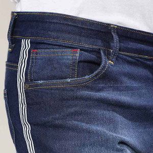 Shorts Bermuda en jean bleu pour homme, taille mi-haute, style vintage, taille élastique, finition délavée, tissu en coton uni, écologique, séchage rapide - Product Image 6