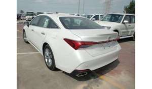 2022-2024 para XLE 4x4 Sedán Usado, Gasolina, Automático, Control de Crucero Adaptativo, Asientos de Cuero, Tracción Total, Luces LED, Cámara 360, 4 Plazas - Product Image 4