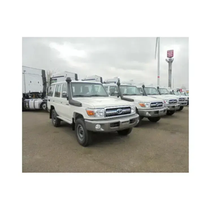 Vente en gros de voitures SUV d'occasion avec sièges intérieurs légers en cuir R16 Taille de pneu AWD en alliage d'aluminium soigneusement disponible en ligne à gauche de l'Europe - Product Image 1