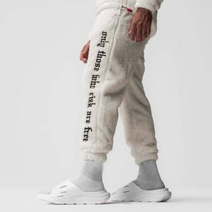 Pantalon de survêtement en molleton personnalisé pour hommes, parfait pour les activités intérieures et extérieures par temps froid - Product Image 3