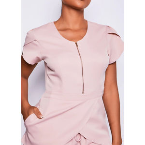 Ensemble de vêtements médicaux unisexe, costumes de mode, uniforme d'hôpital, vêtements de travail de clinique dentaire de salon de beauté OEM, gommages d'hôpital d'été tissés - Product Image 2