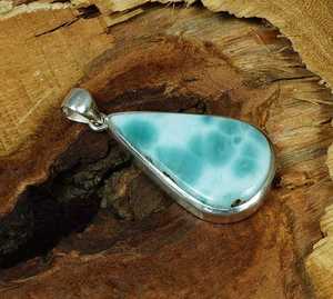 Colgante de Larimar Hecho a Mano, Gema Azul Caribeña en Forma de Lágrima, Joyería de Plata de Ley, Elegante Regalo para Mujer - Product Image 2