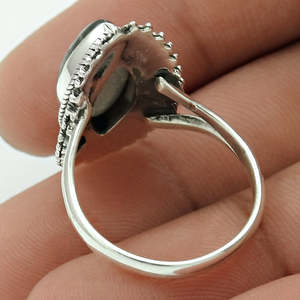 Bague bohème en argent faite à la main avec pierre précieuse labradorite de forme marquise naturelle, bijoux statement pour femmes et filles - Product Image 2