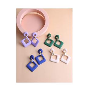 ต่างหูเรซิ่นอีพ็อกซี่คุณภาพดี ดีไซน์สวยงาม สีสันทันสมัย  จำหน่ายส่ง - Product Image 1