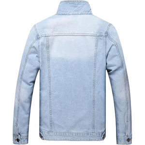 แจ็กเก็ตผ้ายีนส์สำหรับผู้ชายที่มีน้ำหนักเบาทันสมัยปรับแต่งได้ตามต้องการมีหลายกระเป๋าใส่สบายติดกระดุม - Product Image 2