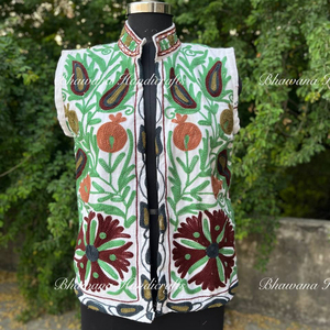 Gilet court matelassé en coton imprimé floral bohème Suzani, broderie, cadeau de demoiselle d'honneur, veste tricotée Suzani - Product Image 2