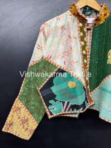 Veste courte matelassée Kantha réversible vintage, patchwork, faite à la main, écologique, nylon/coton, col roulé, boutonnée devant, automne, pour femme - Product Image 3