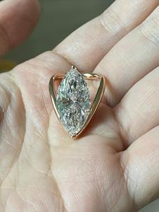 Anillo de lujo con corte marquesa, solitario, de oro macizo de 14k, con diamante moissanita, banda abierta, anillo llamativo para mujer, joyería personalizada para ella. - Product Image 3