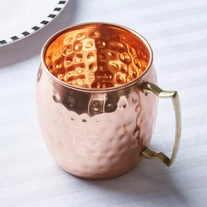 Meilleure vente en gros de tasses à mule de Moscou en cuivre pur fini martelé baril de paille à prise facile pour plusieurs boissons Logo personnalisé - Product Image 1