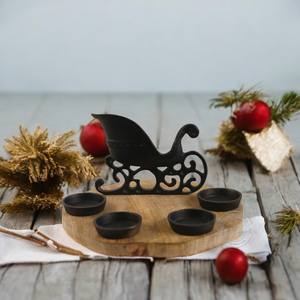 Porte-bougie de Noël en métal rustique avec base en bois, accent artisanal pour les fêtes, décoration de table pour une maison chaleureuse - Product Image 6