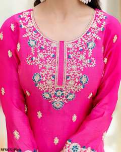 Ensemble de palazzo en soie romaine brodée de qualité supérieure avec broderie complexe, couleurs vibrantes et dupatta en organza, parfait pour les fêtes - Product Image 2