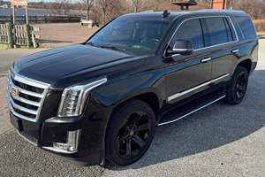 Cadillac Escalade 2020 4WD de Lujo, Motor V8 de 6.2 Litros, Tracción en las Cuatro Ruedas, Asientos de Tres Filas, a un Precio Increíble - Product Image 2