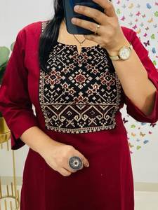 Salwar Kameez moderne en coton intelligent avec un véritable travail de miroir de designer, motif droit, associé à un vêtement de fête confortable - Product Image 3