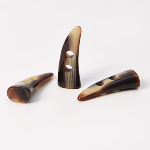 Bascules en corne de buffle et de boeuf sculptées authentiques pour la fabrication de bijoux et d'accessoires avec logo personnalisé pour les décorations - Product Image 6